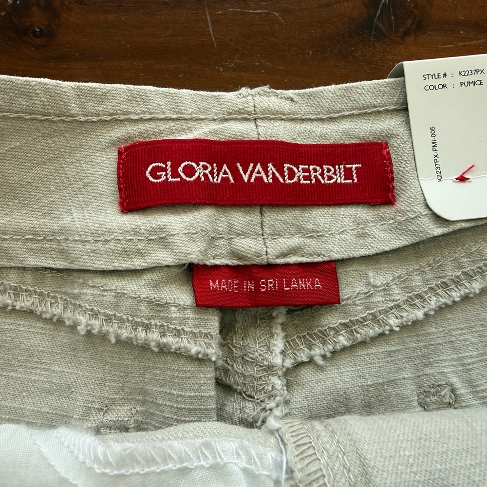 NWT! Gloria Vanderbilt petite tan/khaki stretch skirt (size 12) - Picture 3 of 5
